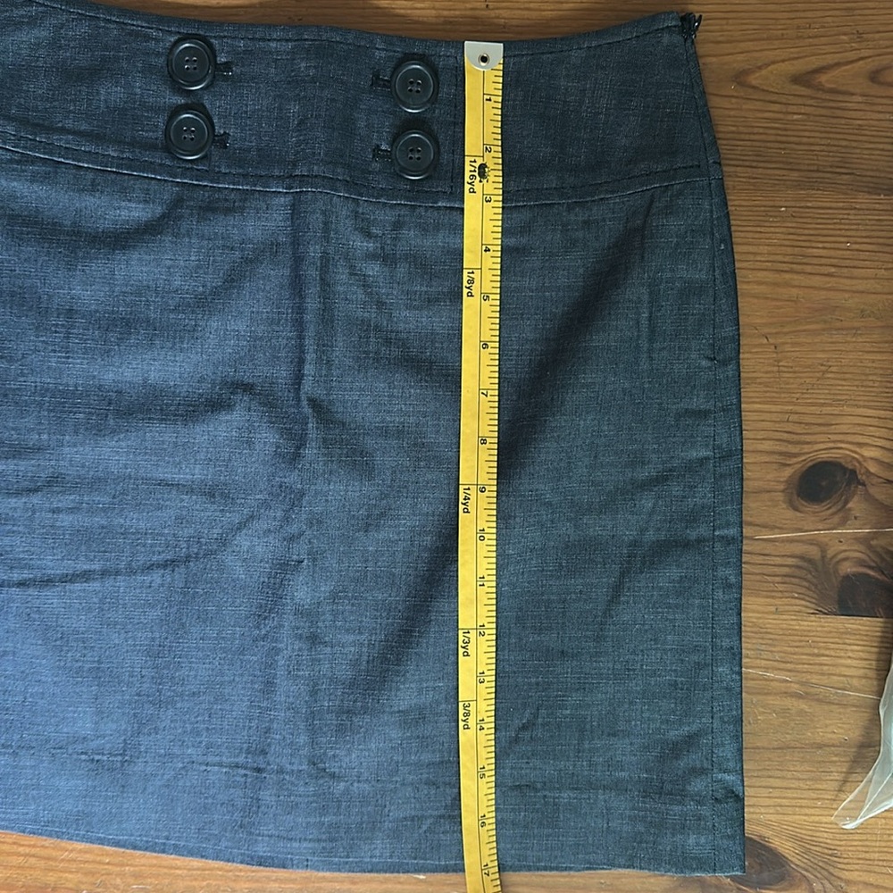 LOFT mini skirt - Picture 7 of 7